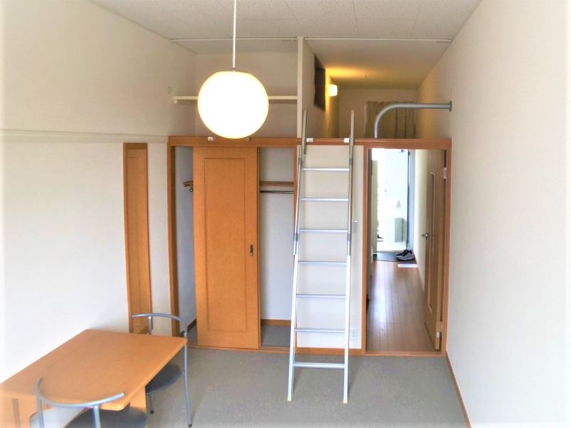 レオパレス紫原 寝室