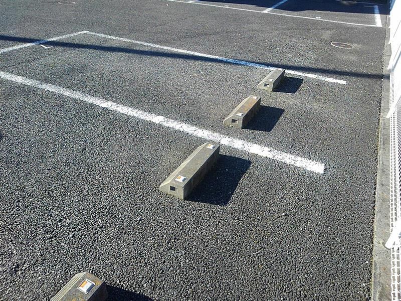 レオパレスコパン 駐車場