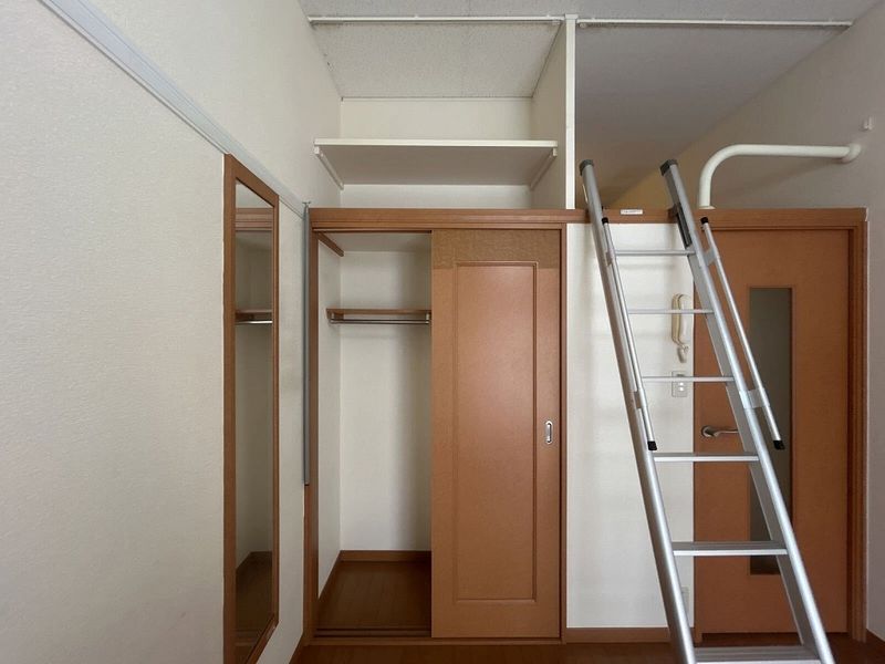 レオパレスサントーヨー 収納