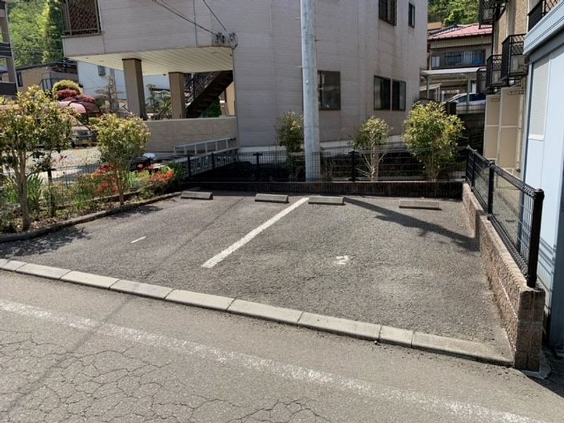 レオパレス都留 駐車場