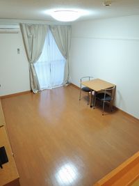 レオパレスボヌールⅡ 居間