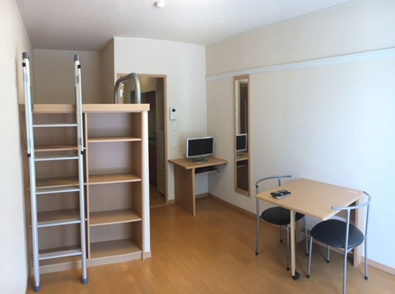 レオパレス新座サンハイツ 居間