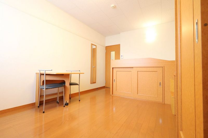 レオパレス宮司東 居間