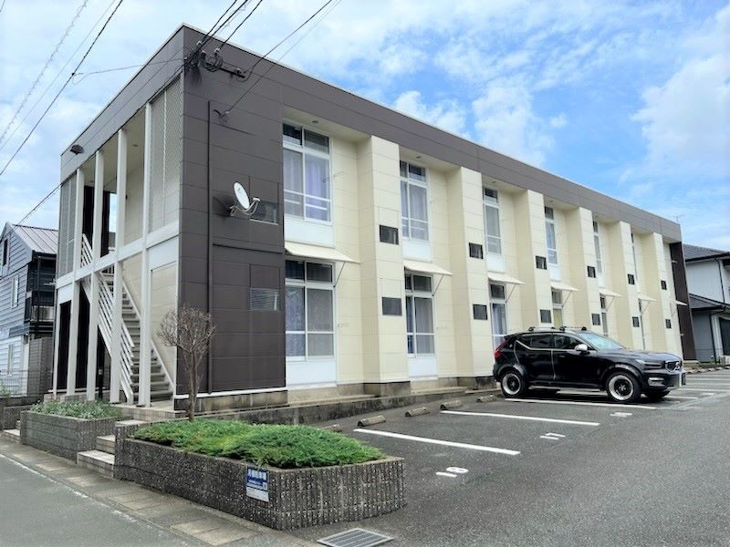 レオパレスシャルマン 外観