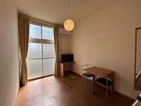 レオパレスレイヒルズ 居間