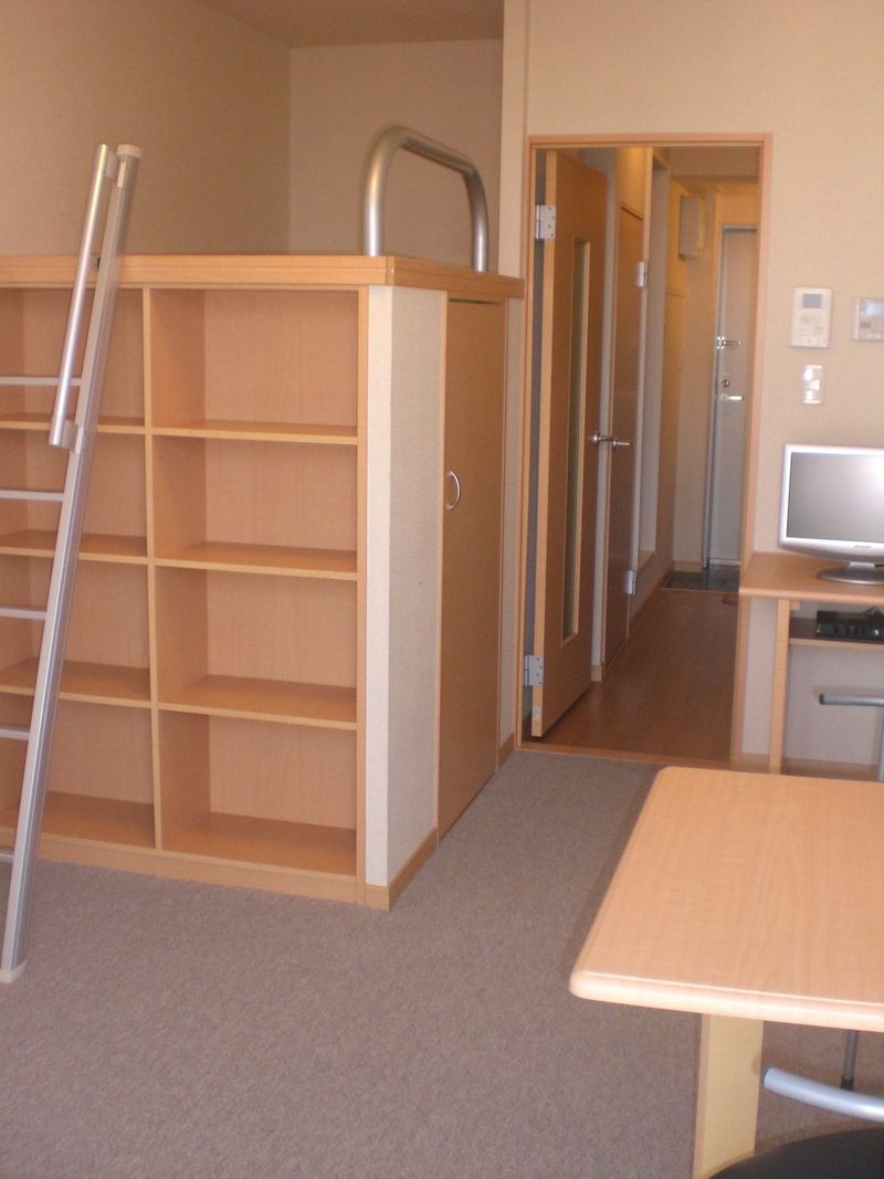 レオパレス伸光 居間