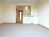 レオパレス祐久野 居間