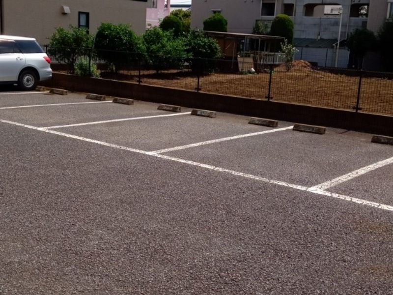 レオパレスサンライズ 駐車場