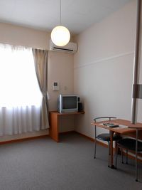 レオパレス東山荘 居間