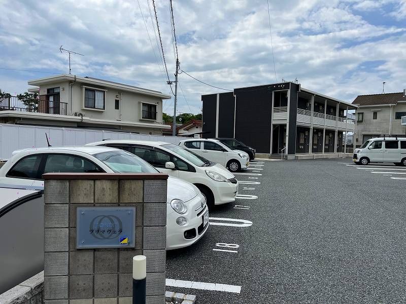 レオネクストプリマヴェラ 駐車場
