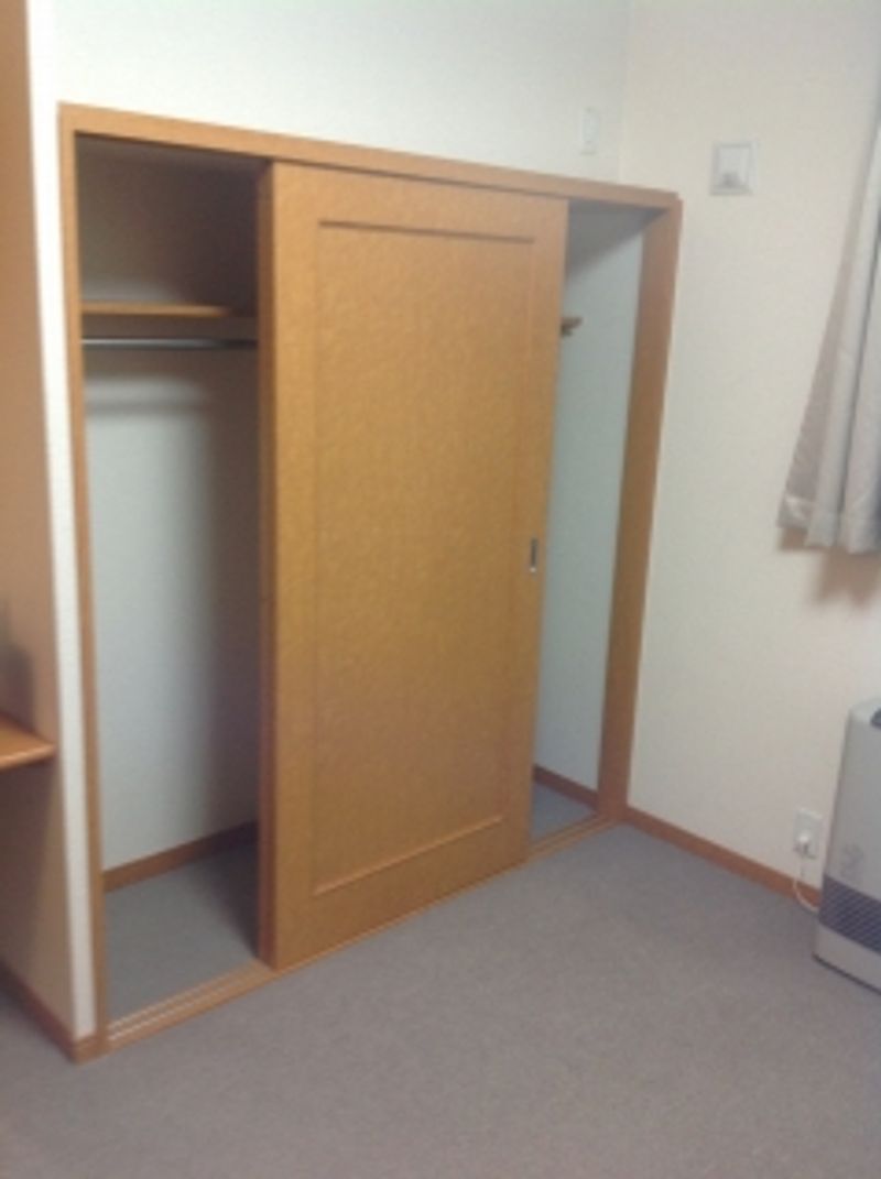 レオパレス越前谷 収納