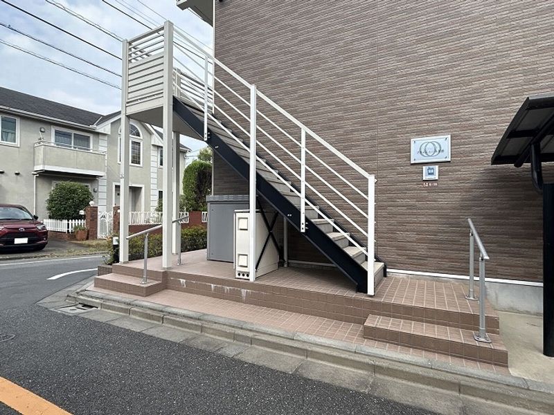 レオネクストブランニュー大宮前 エントランス
