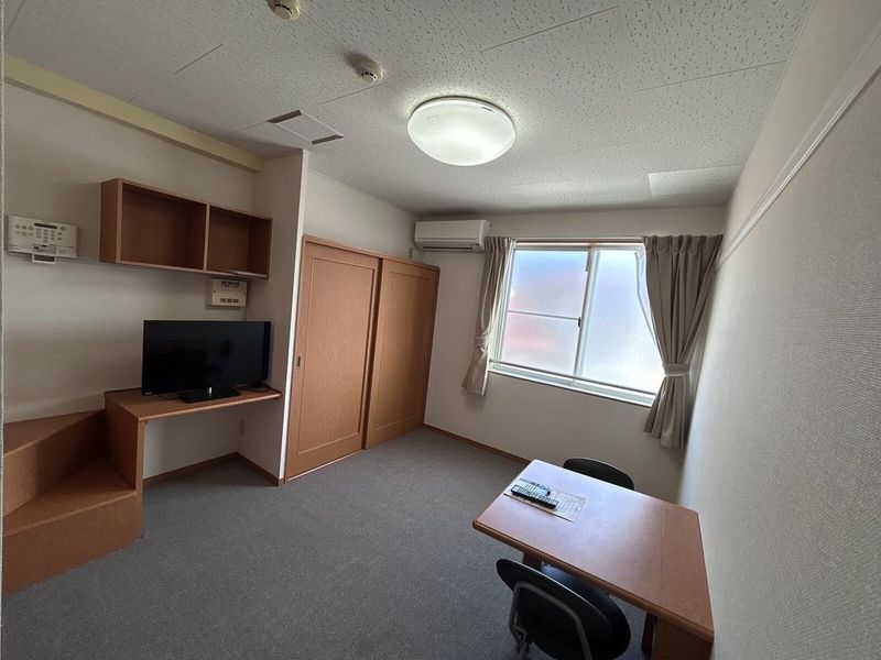 レオパレス大町 居間