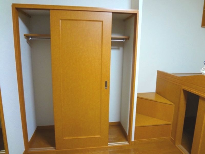 レオパレスベルコースト 収納