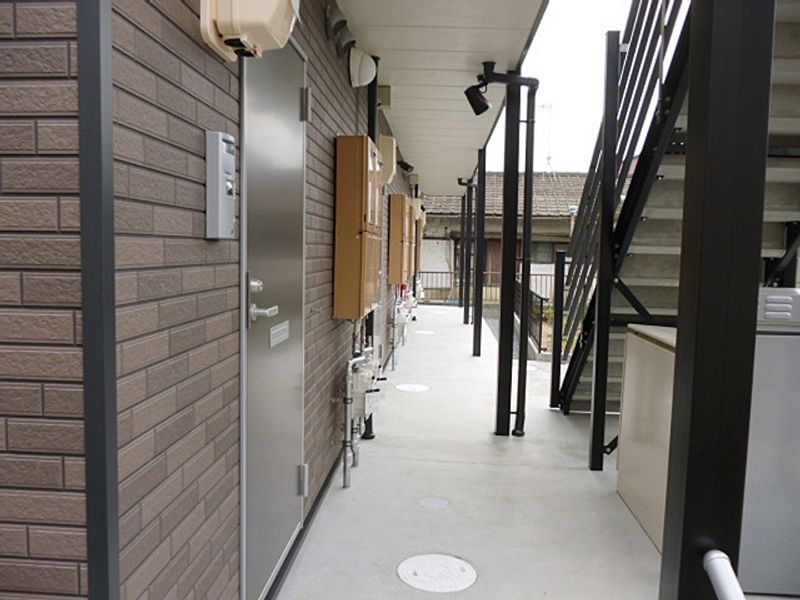 レオネクスト栄 玄関