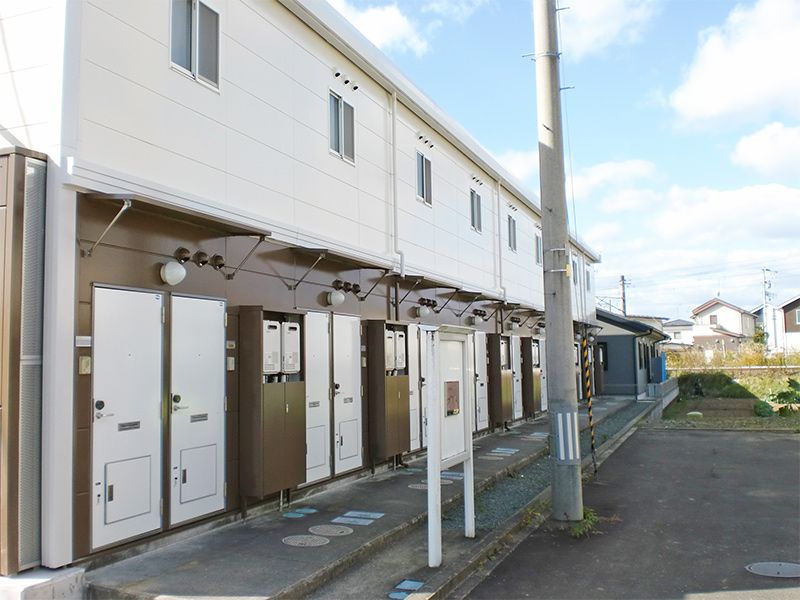 レオパレス鴻巣 外観