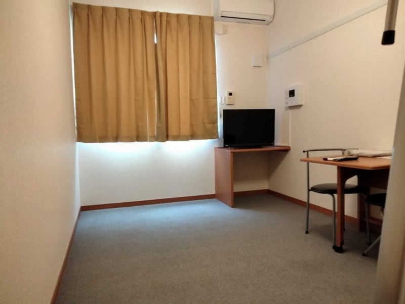 レオパレス彩東大宮 居間