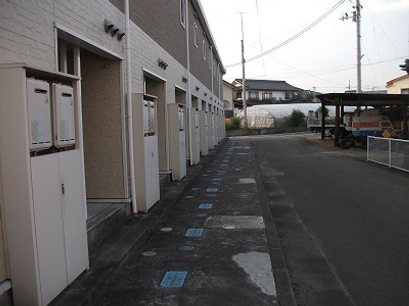 レオパレス成出ハイツ エントランス