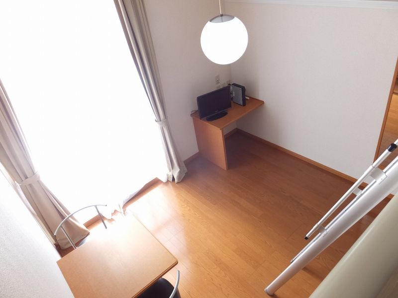 レオパレスアピテＢ 居間