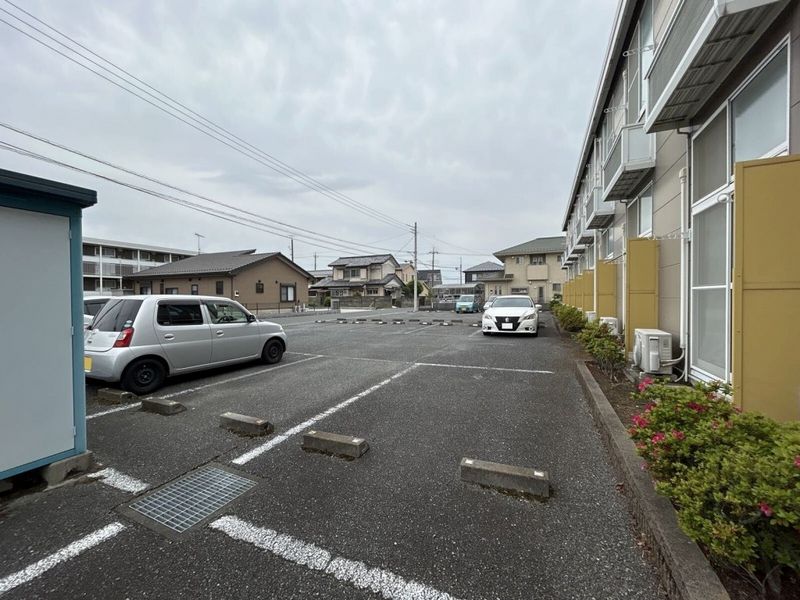 レオパレスエクセディオールⅡ 駐車場