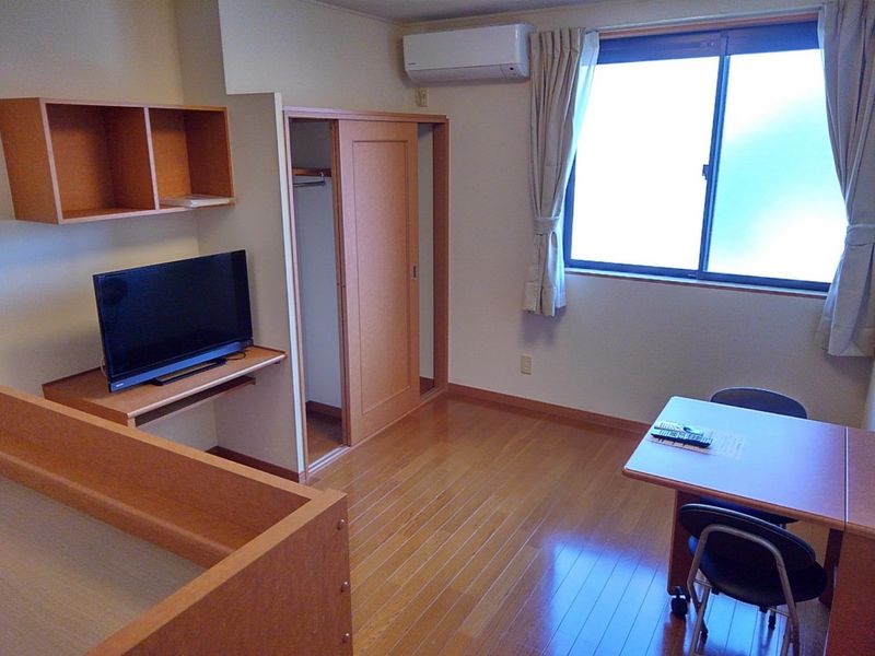 レオパレスダンダンめぐみ 居間
