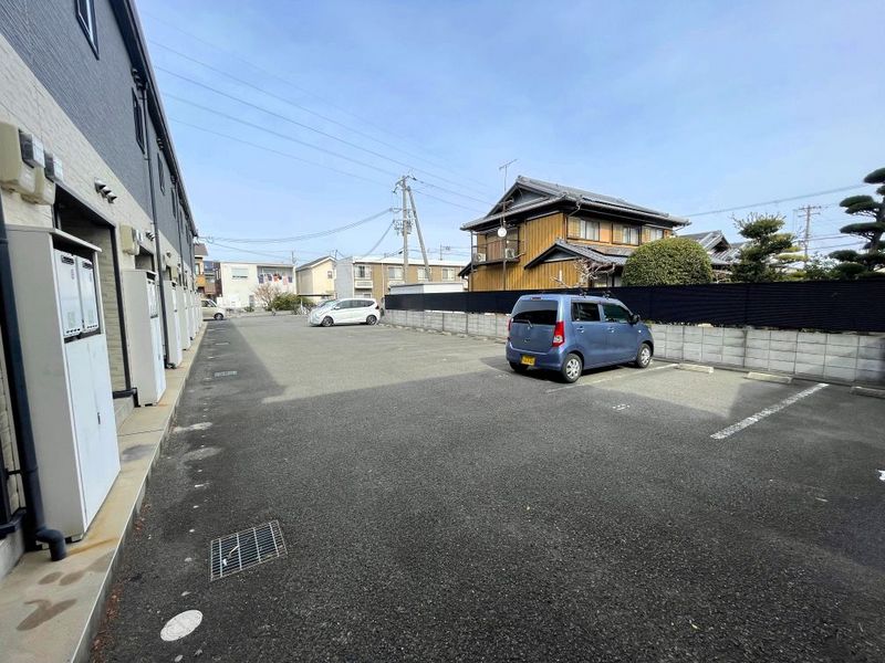 レオパレスコンフォール中島Ⅱ 駐車場