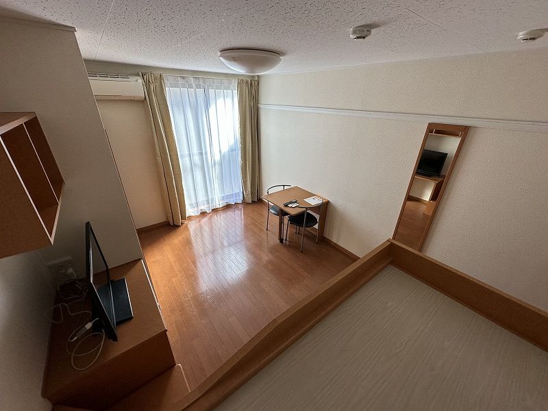 レオパレスサニーヒルズ 居間