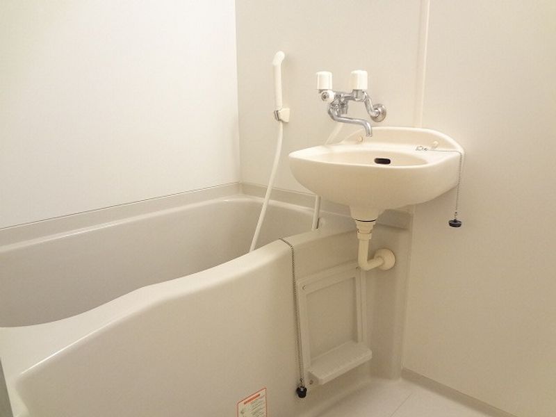 レオパレスにしまとば 風呂