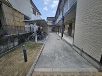 レオパレスプルメリア エントランス