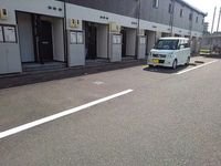 レオパレスサルウェイ三条 駐車場