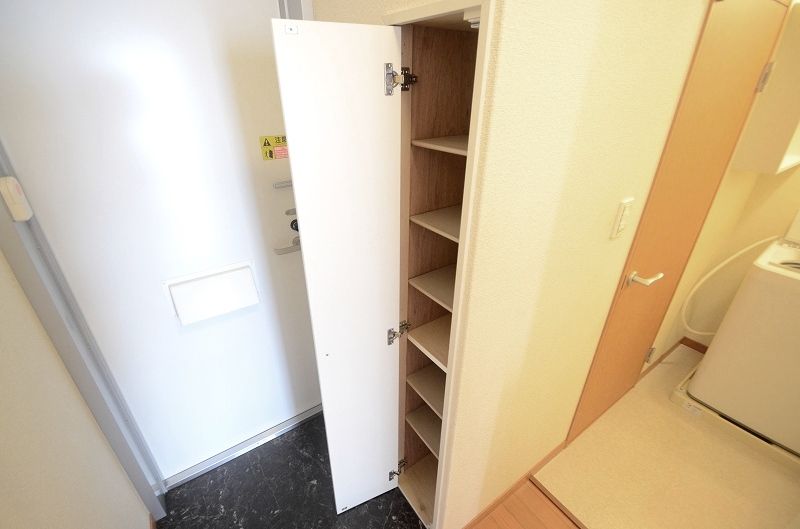 レオパレス沙羅 収納