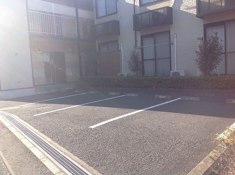 レオパレスＣｌａｉｒ 駐車場