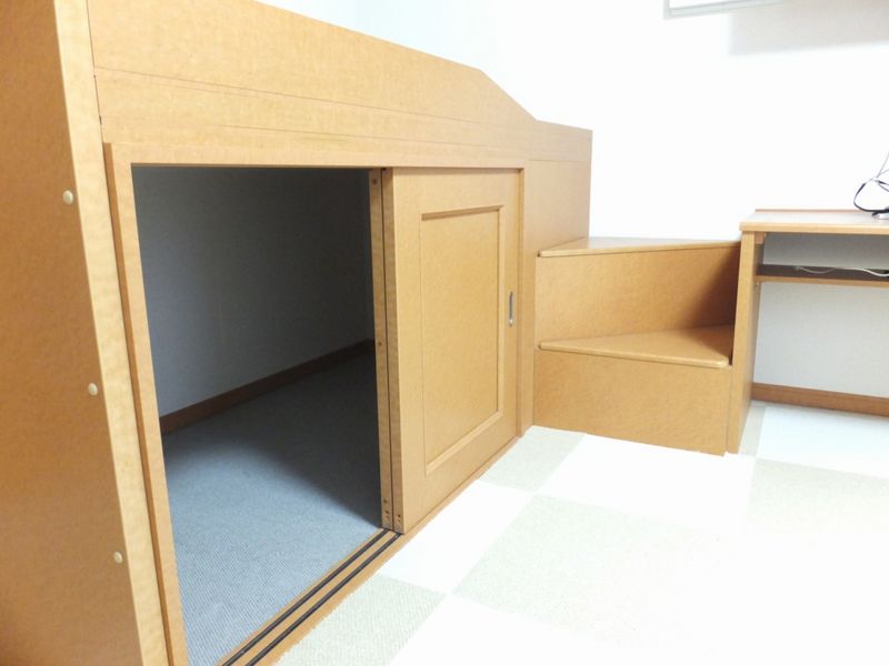 レオパレス桃木 寝室