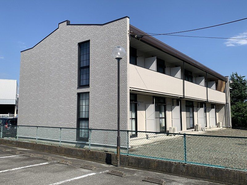 10042 exterior