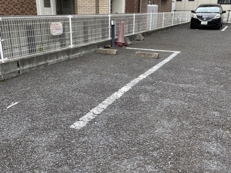 レオパレスコンフォート 駐車場