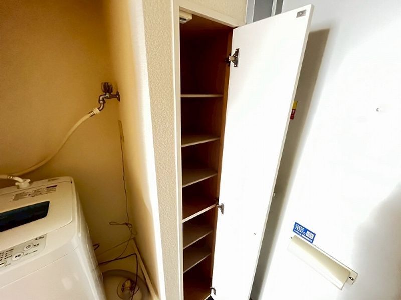 レオパレスかのや 玄関