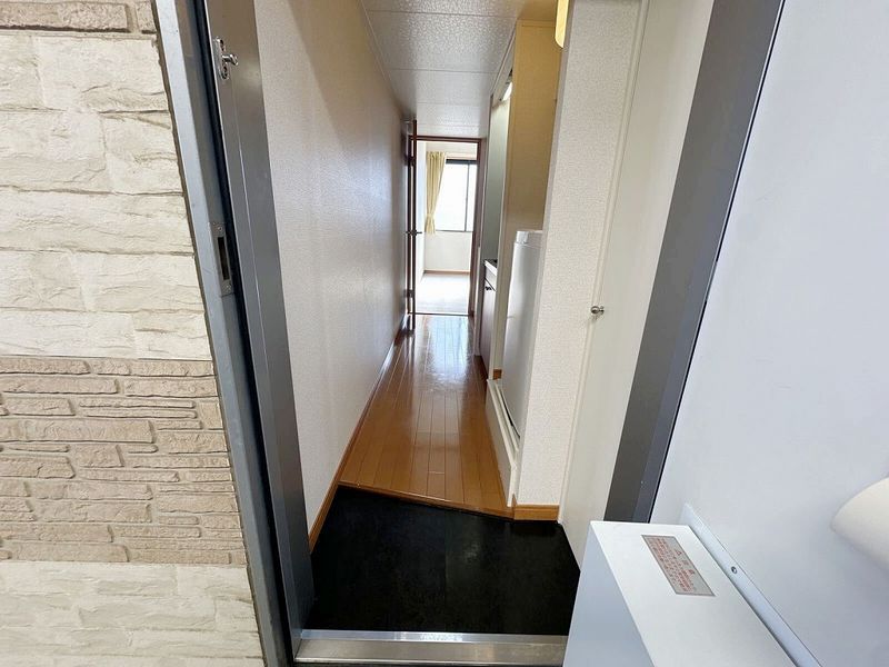 leopalace Pinus Entrance