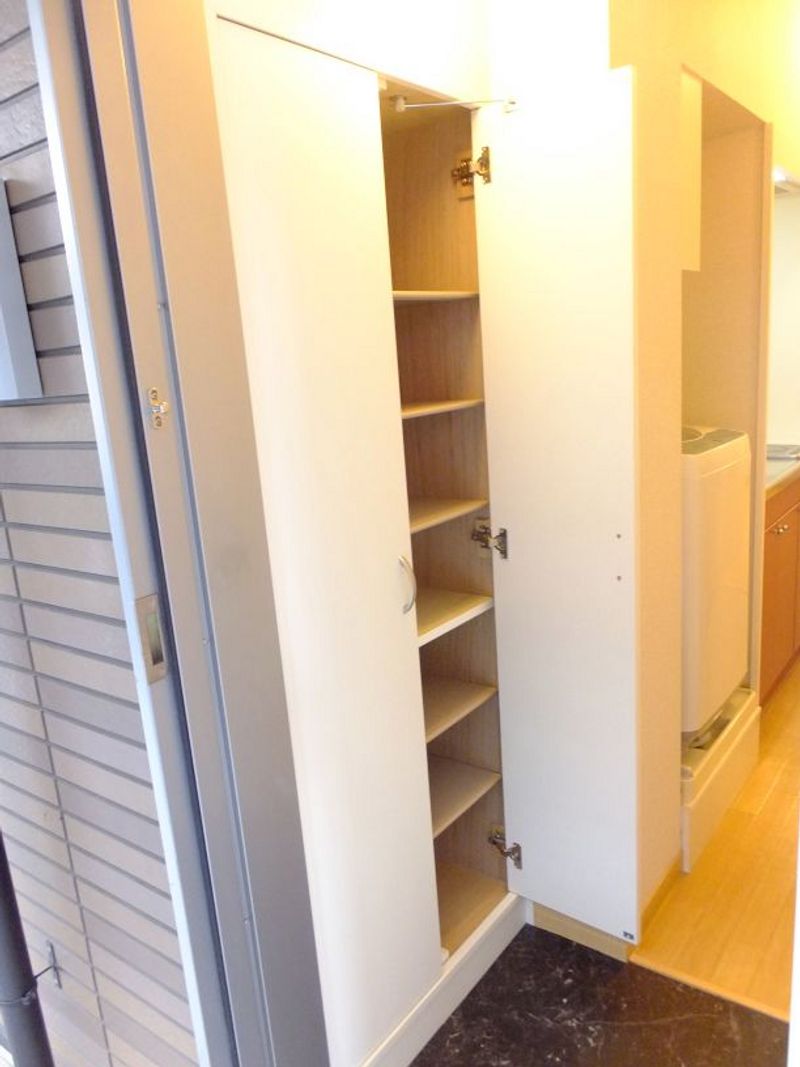 レオパレス萬　壹番館 玄関