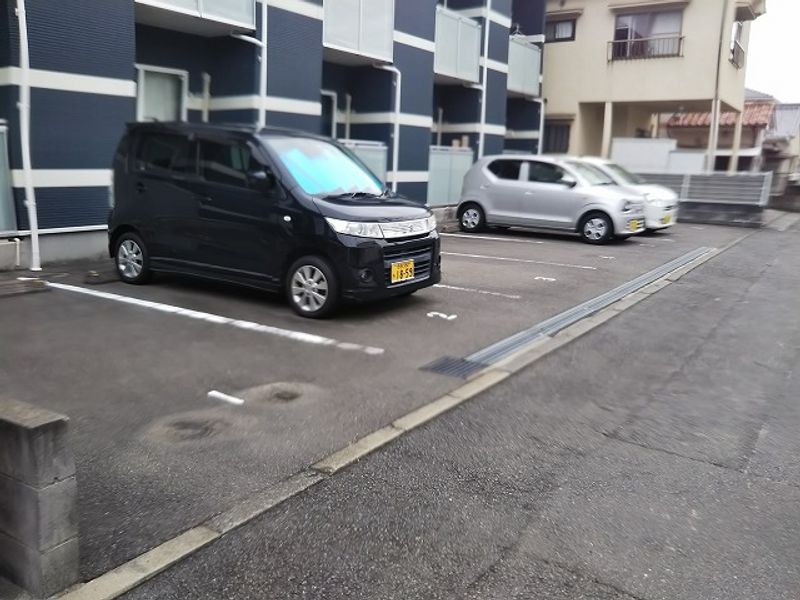 レオネクストオレンジ 駐車場