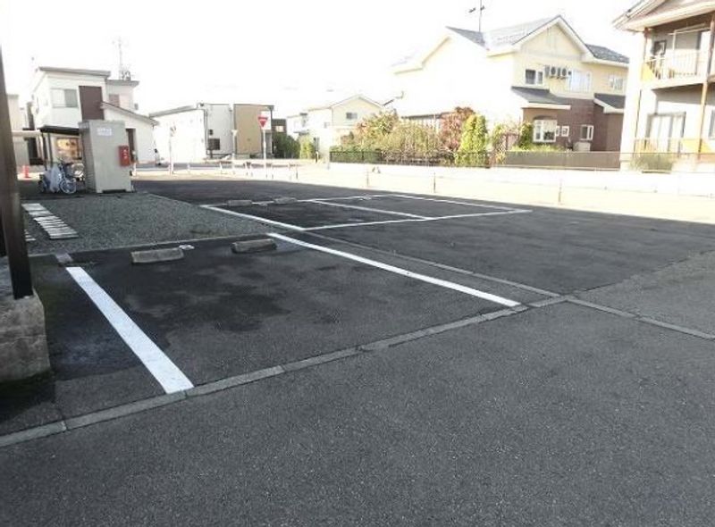 レオパレス音光水 駐車場