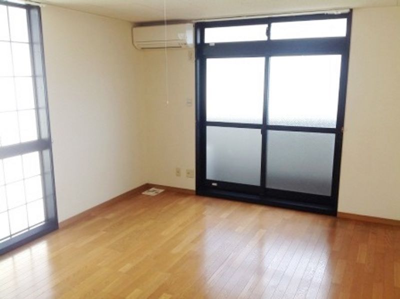 レオパレスプリマベーラ 居間