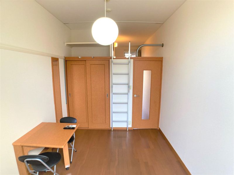 レオパレスＨｉＲｏ 居間