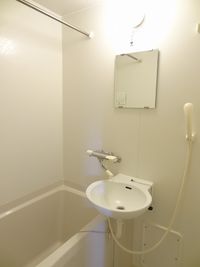 レオパレスステラ三條 風呂