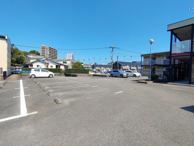 レオパレス源藤Ⅱ 駐車場