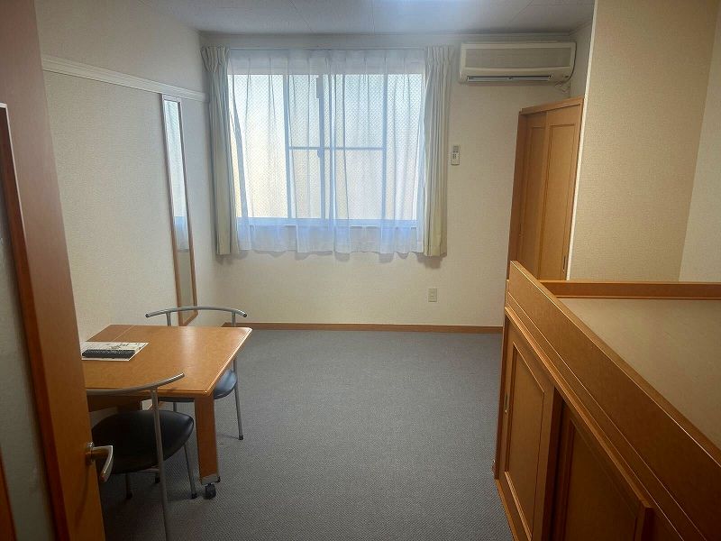 レオパレスシャルム 居間
