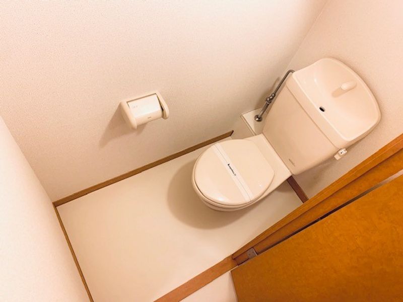 レオパレスライラック トイレ