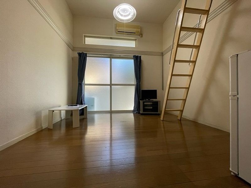 レオパレス豊橋 居間