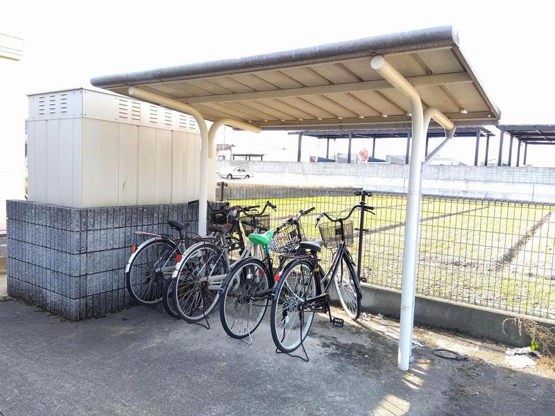 レオパレスアントラー 共用部分