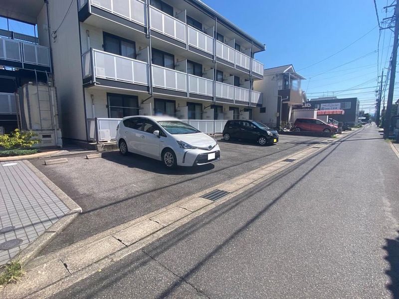 レオパレスＹＡＨＡＧＩⅡ 駐車場