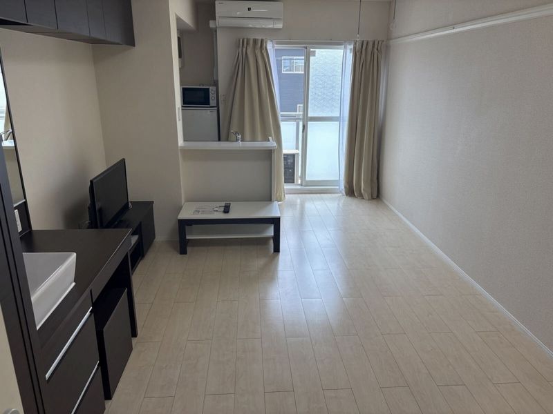 LEONEXT Smile Square Living room